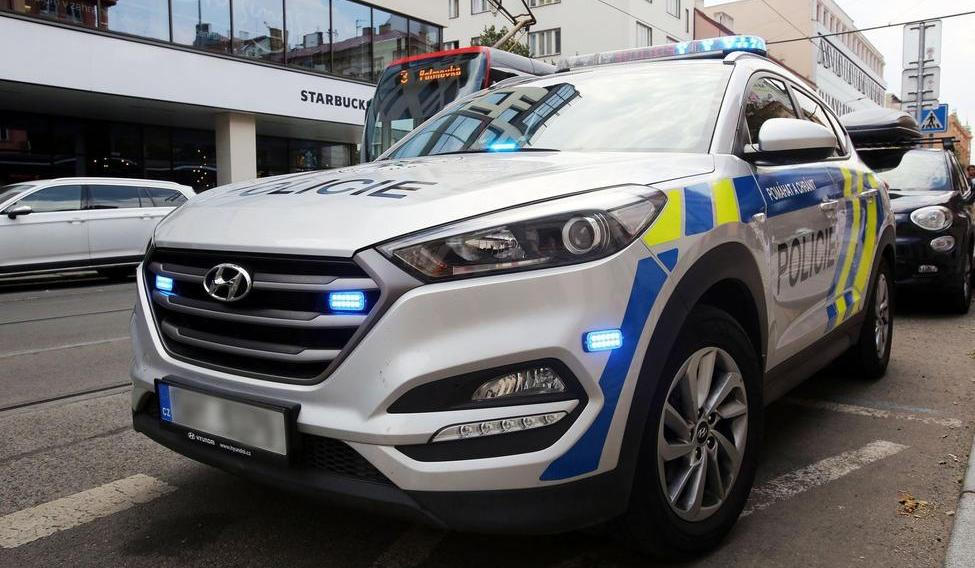 Policie ČR / Státní policie / Policejní auto / Ilustrační foto / Praha / Léto / 2018 / 1