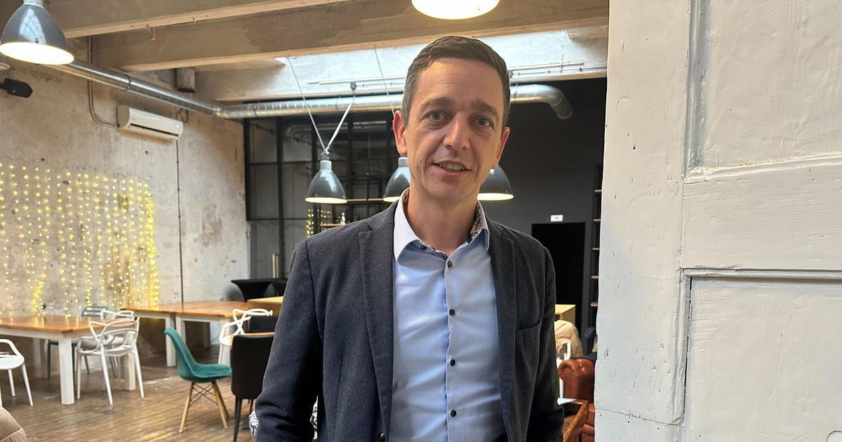 Tak netradičního lídra ještě lidovci neměli. V minulosti vtipkoval o kondomech