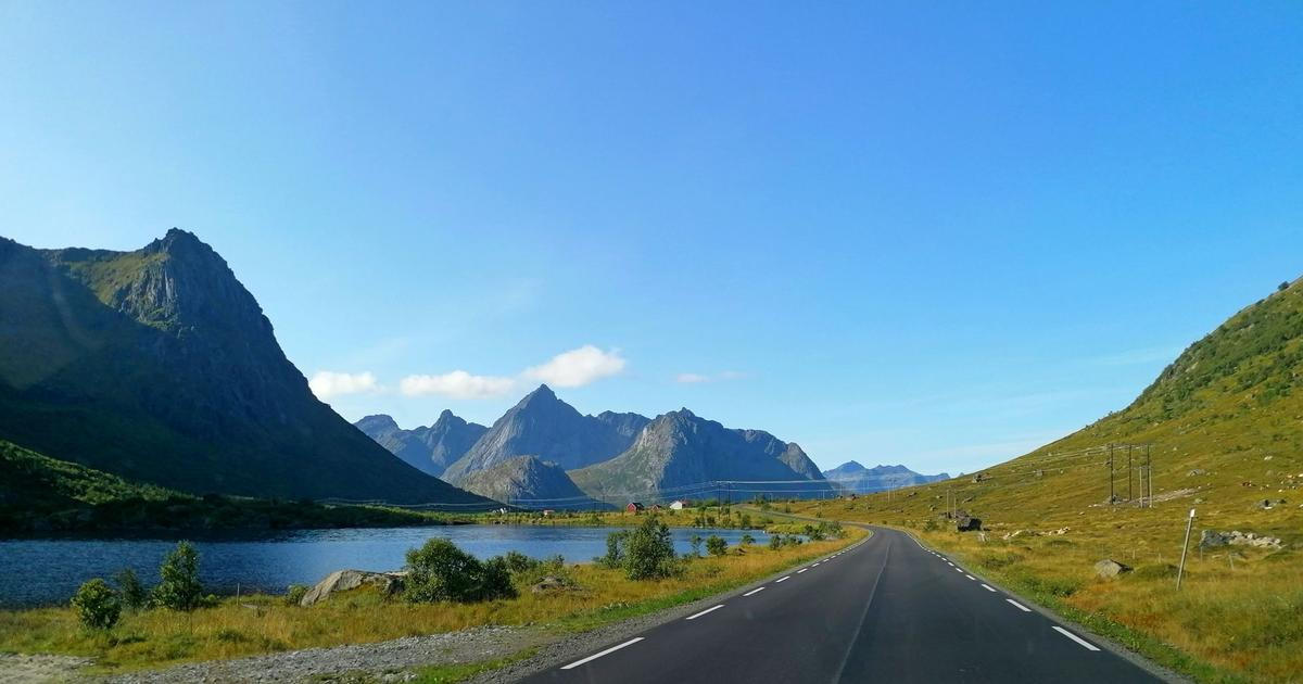 Už žádní mrtví na silnicích. Norsko zvažuje snížit rychlost aut na tempo hlemýždě