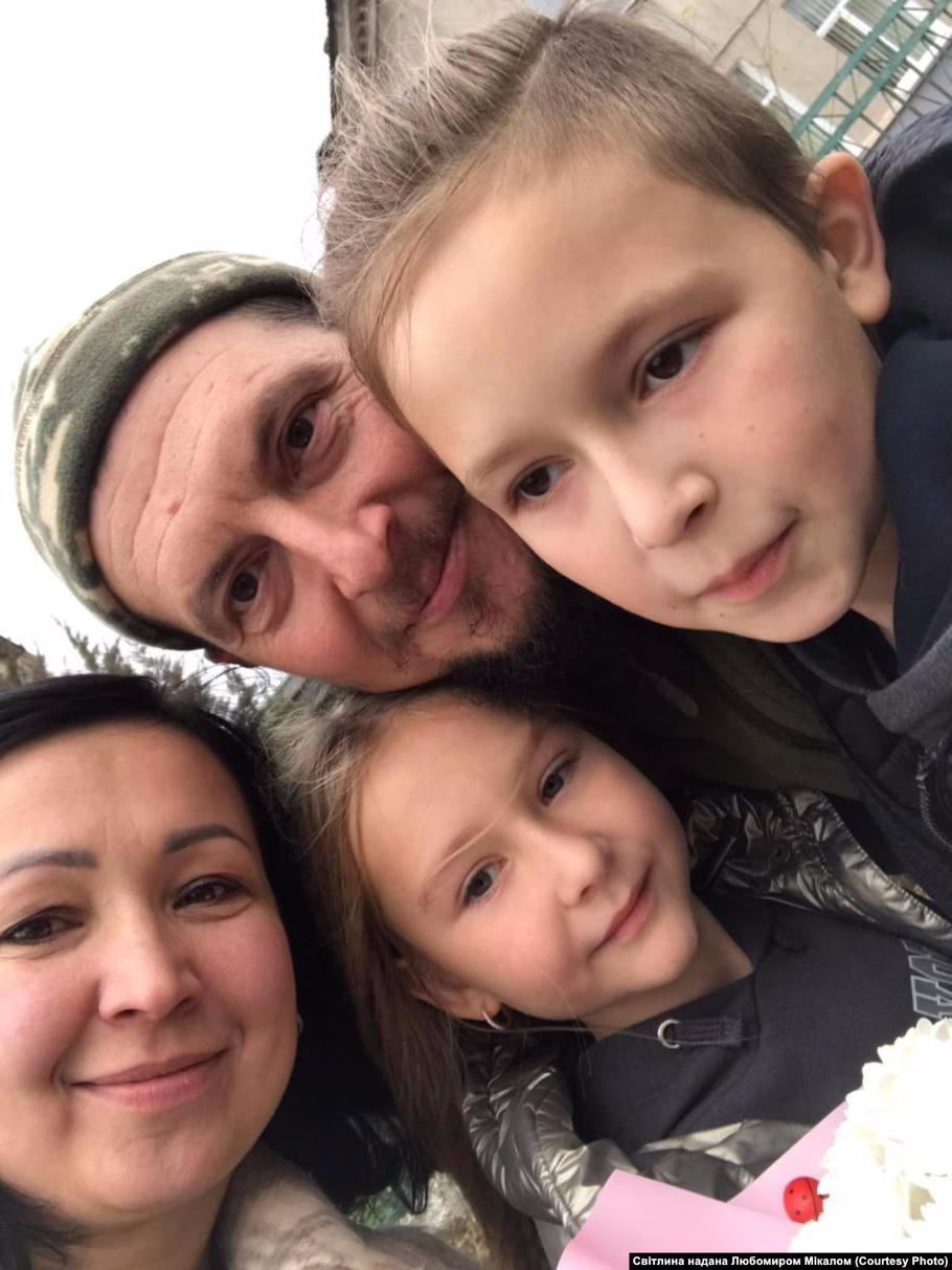 Ljubomir Mikalo s částí rodiny