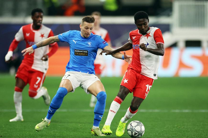 Hrůzný konec Slavie v Lize mistrů. Na Kypru schytala debakl i rychlou červenou kartu
