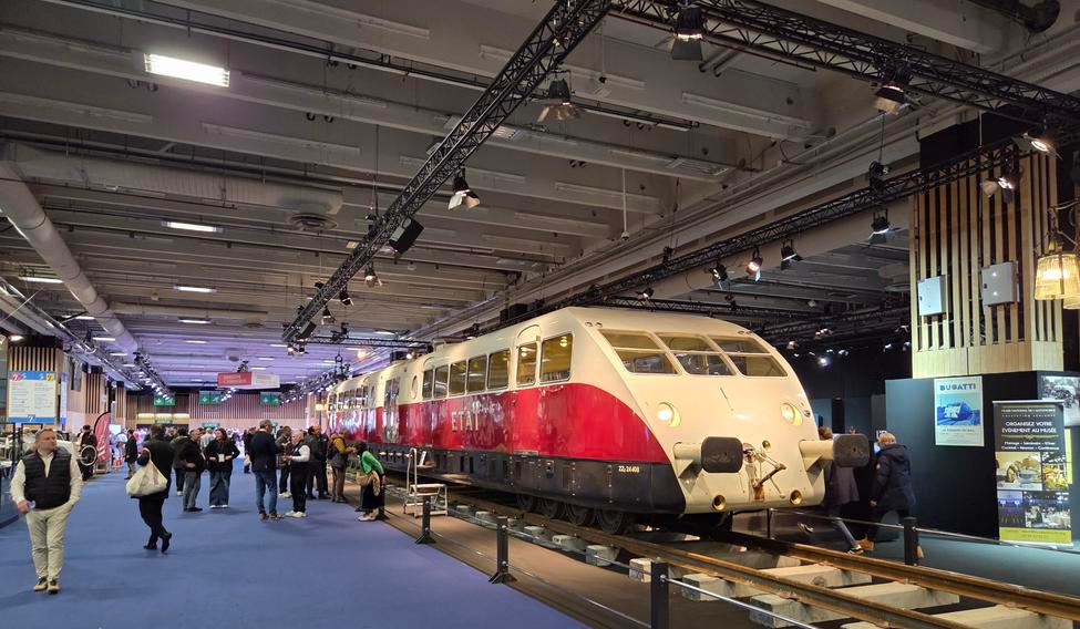 Aerodynamický vlak Bugatti Autorail jezdil už ve 30. letech rychlostí 140 km/h.