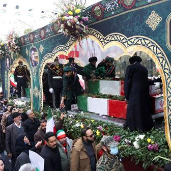 Teherán napjatě čeká: udeří Spojené státy?