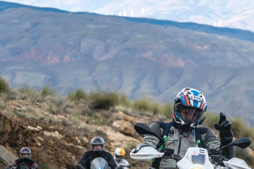 Prezident Pavel si ve Španělsku užívá motorkářskou dovolenou