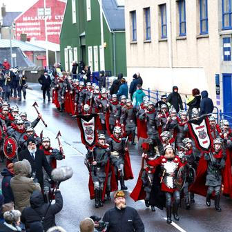 Oheň, Vikingové a chaos: Up Helly Aa v plné síle
