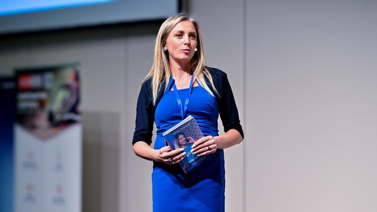 Claudie Paldusová rozjela byznys v telefonické komunikaci. Když se odstraní strach a nátlak, dá se podle ní správnému telefonování naučit. I u lidí, kteří ho nemají rádi.