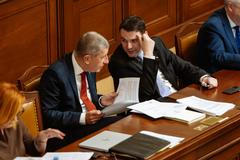 Schůze Sněmovny a vyslovení důvěry vládě, Andrej Babiš, Petr Macinka