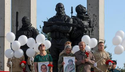 Monument to Russian soldiers involved in military conflict against Ukraine opened near St Petersburg