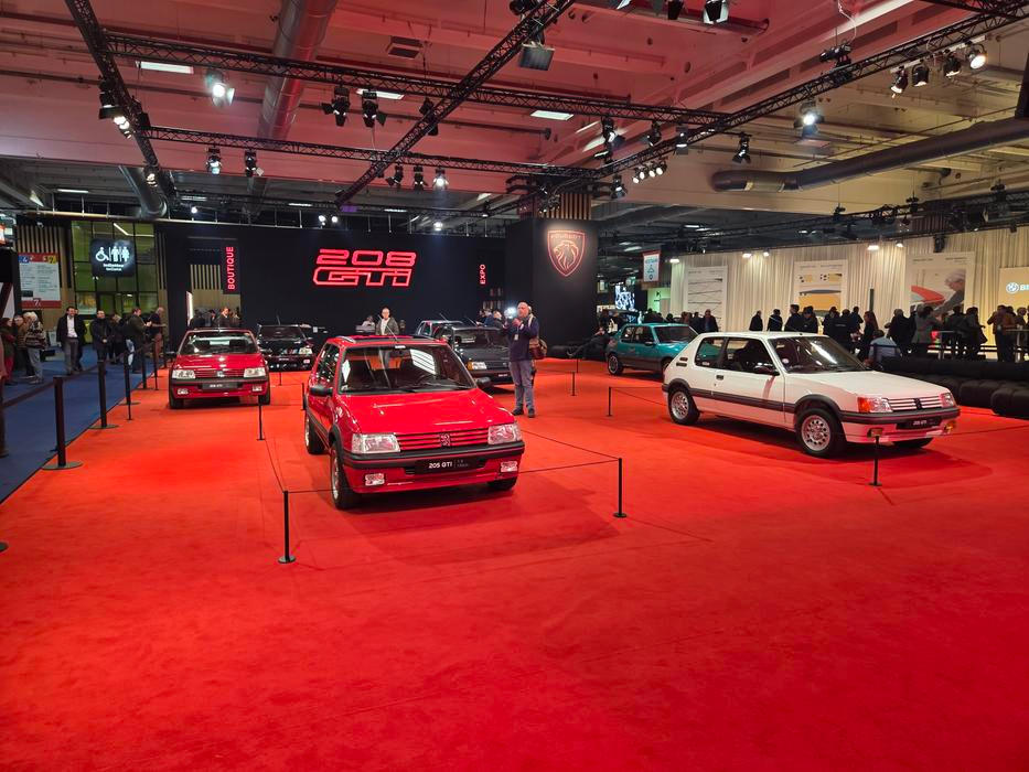 Peugeot se blýsknul přehlídkou různých verzí 205 GTI, což má být předzvěst příchodu 208 GTI.