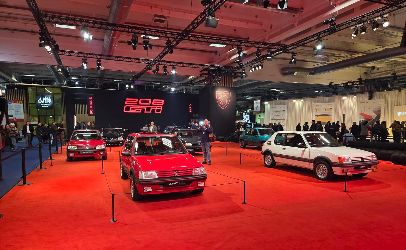 Historie Peugeotu 205 GTI na jediné fotce.