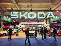 Nechybí ani stánek Škoda Auto připomínající si 125 let motorsportu.