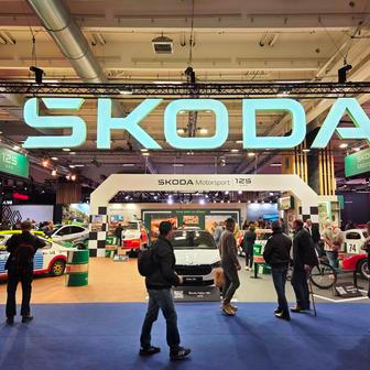 Nechybí ani stánek Škoda Auto připomínající si 125 let motorsportu.