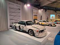 BMW letos pokračuje v putovní výstavě k padesáti letům Art Cars, Retromobile je jednou ze zastávek hned sedmi unikátních aut.