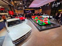 Z automobilek nechyběla ani Mazda především s legendárním speciálem 787B pro Le Mans.