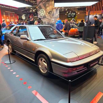 Honda start prodeje nové generace kupé Prelude ověnčila dvojicí předchůdců.