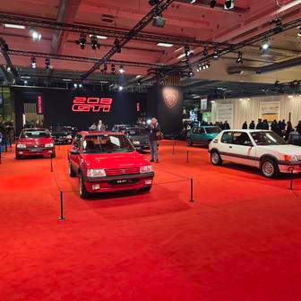 Peugeot se blýsknul přehlídkou různých verzí 205 GTI, což má být předzvěst příchodu 208 GTI.