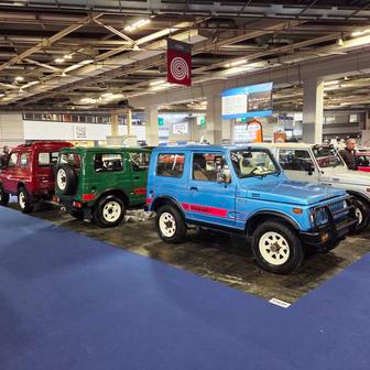 Rok od roku větší je sekce aut pro začínající sběratele, kde jsou modely do 30 tisíc eur, tedy asi 730 tisíc korun. Početné bylo letos zastoupení třeba Suzuki Samurai.
