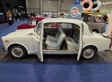 Lancia Appia dokázala zaujmout leckoho proti sobě se otevírajícími dveřmi.