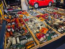 I ten, kdo shání nějaké díly, má v Paříži každoročně šanci.