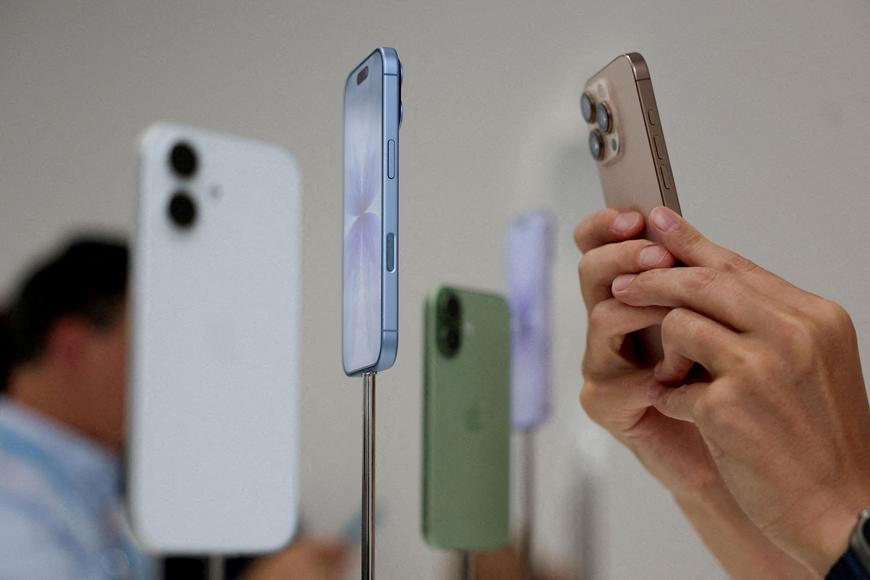 Apple hlásí silný růst, prodeje iPhonů lámou rekordy