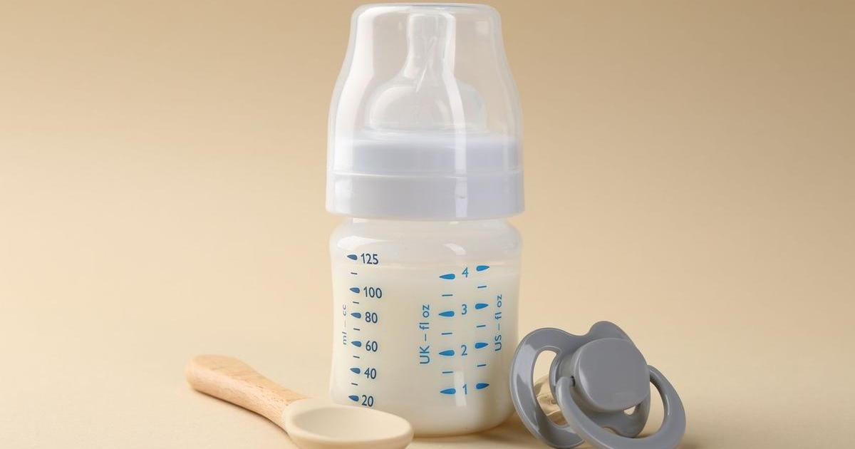 Nebezpečná bakterie v kojenecké výživě, výrobci stahují tisíce balení