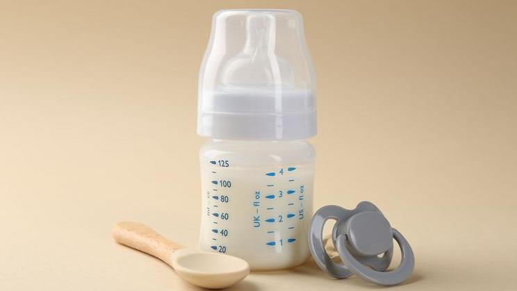 Zákazníci mohou zakoupené balení vrátit nebo vyměnit nejlépe v místě, kde výrobek zakoupili. Společnost vrátí peníze i bez předložení účtenky, a to i v případě načatého balení, uvádí stránky MZd.