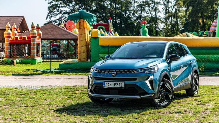 Renault v Česku loni opět rostl, ještě více se daří Dacii.