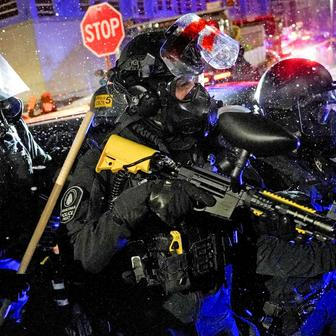 Škoda tyhle fotky minout: Nakašírovaný Putin, nehtíky fanynky č. 1 nebo vesmírná krása