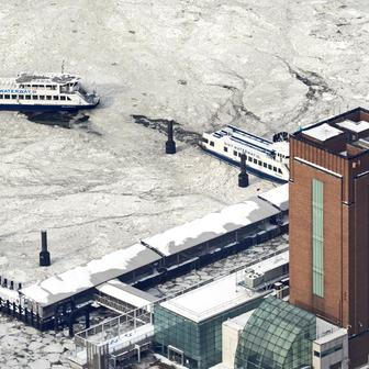 Škoda tyhle fotky minout: Nakašírovaný Putin, nehtíky fanynky č. 1 nebo vesmírná krása