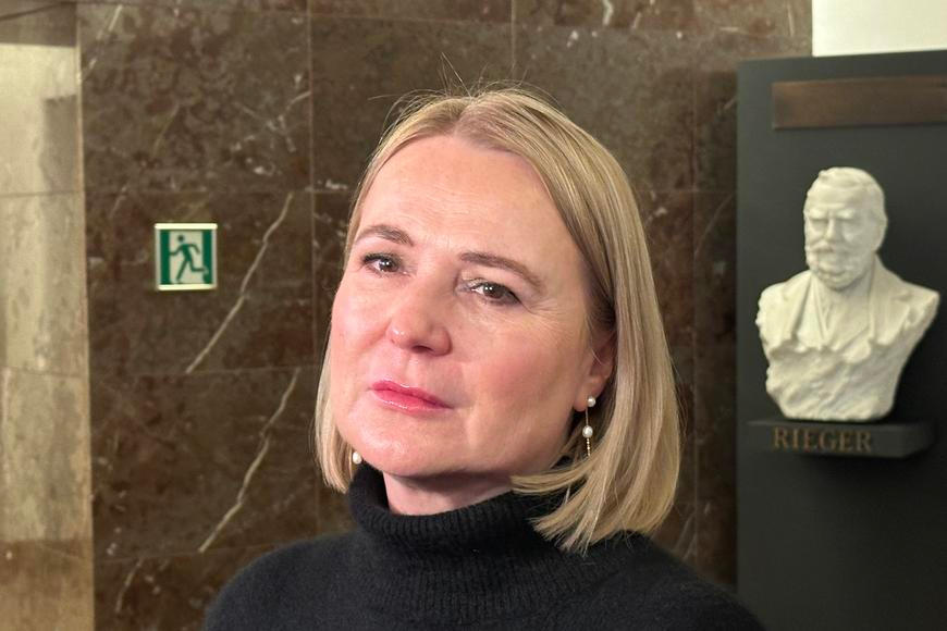 Černochová emotivně k Ukrajině: Srdce chtělo, ale... Kritizovala Řehku