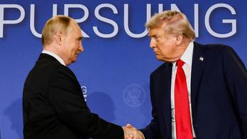 FILE PHOTO: U.S. President Trump meets with Russian President Putin in Alaska