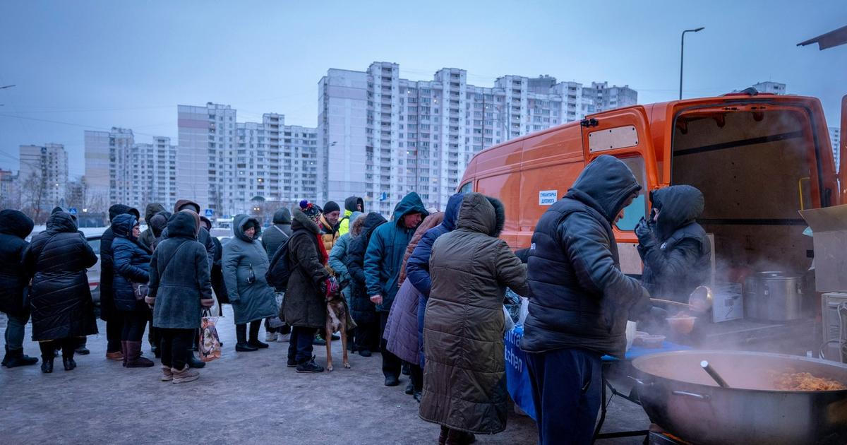 "Situace je šílená, není světlo ani teplo." Češi posílají Ukrajincům pomoc za stamiliony