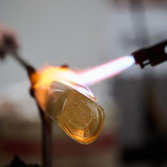 Milano Cortina 2026 - Výroba trofeje Lasvit