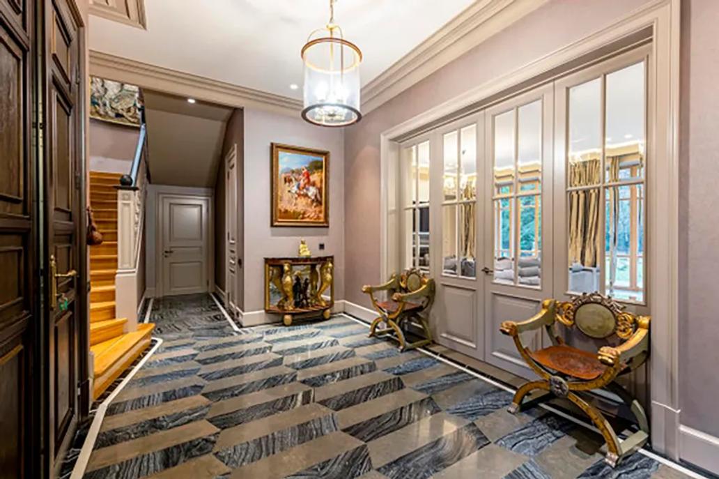 Steven Seagal prodává své luxusní sídlo v Rusku