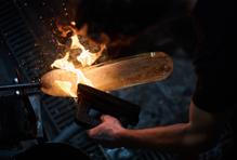 Milano Cortina 2026 - Výroba trofeje Lasvit