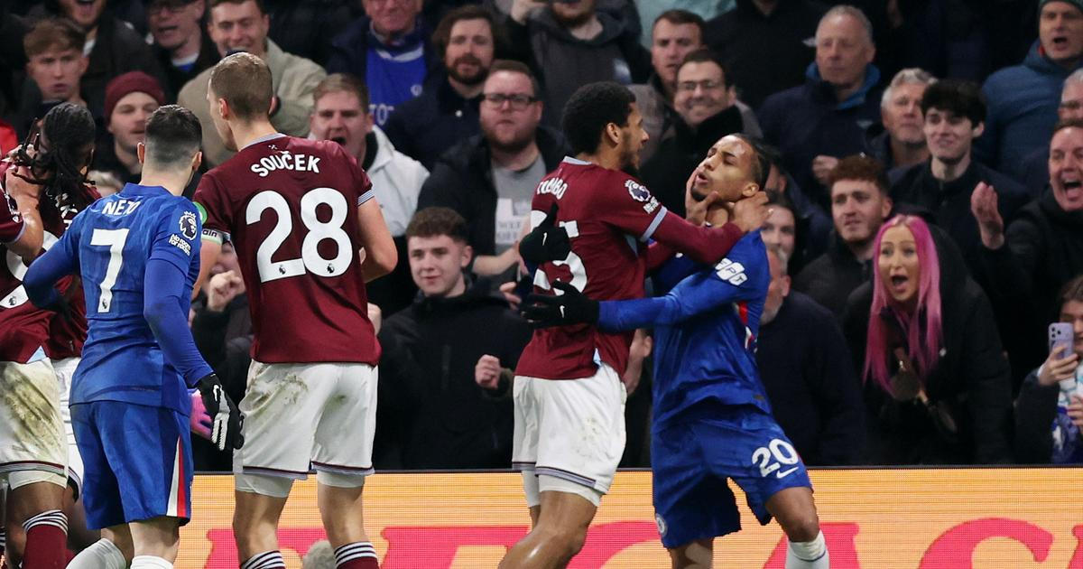 Strkanice, červená a porážka. Souček přihlížel, jak West Ham ztrácí vedení 2:0