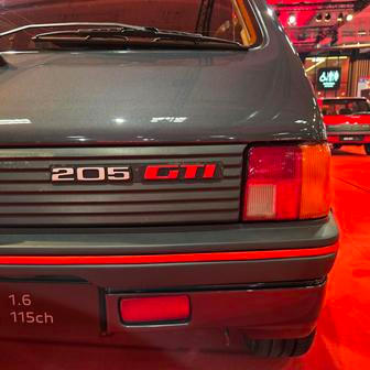 Dodnes se spousta lidí neshodne na tom, který motor byl pro sportovní 205 lepší.