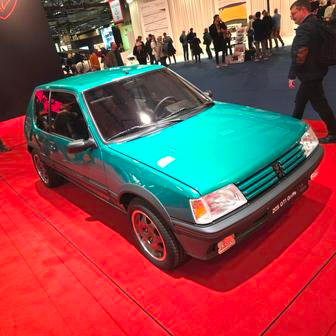 V roce 1990 přijela slavná limitovaná série Griffe, jejíž design byl inspirovaný 205 GTI tehdejšího šéfa závodního týmu Peugeot Jeanem Todtem. Vznikly tři tisíce kusů.