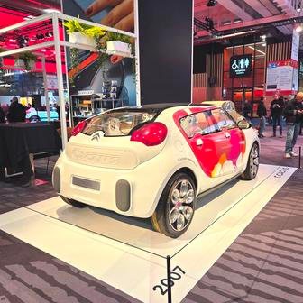 Z C-Cactusu z roku 2007 si novinka pro změnu půjčila použití recyklovaných materiálů.