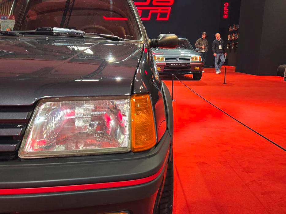 Pod vedením Jeana Todta vstoupil Peugeot Talbot Sport v roce 1984 do mistrovství světa v rallye. Jenže potřeboval silniční homologační speciál.