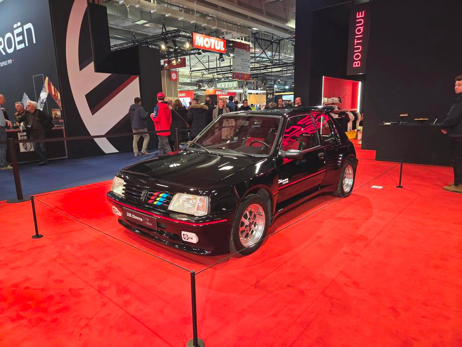 Kdo chtěl design T16, ale techniku GTI, pro toho si belgický úpravce Dimma Design připravil tuningový kit v roce 1989 schválený Peugeotem.