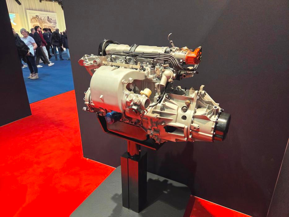 Motor, který se objevoval v útrobách vozu.