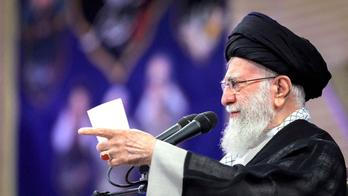 Alí Chameneí, Irán