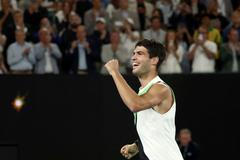 Carlos Alcaraz slaví triumf na Australian Open 2026.