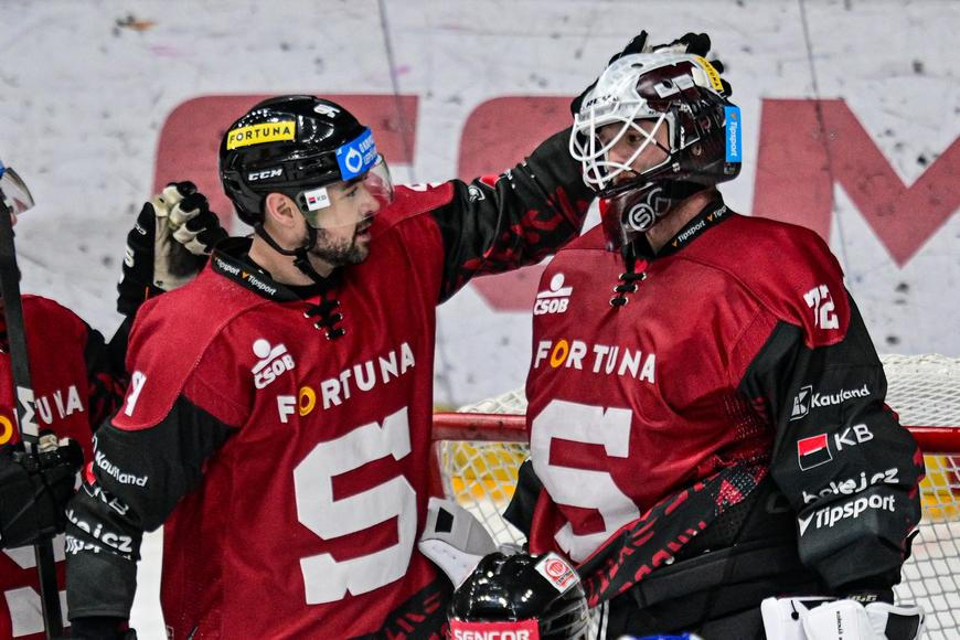 Sparta vyhrála dohrávku proti Budějovicím, Shore si připsal tři body