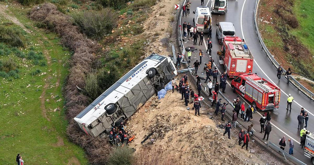 Turecko má za sebou tragický víkend. Zemřelo 16 lidí a 31 se zranilo při nehodě