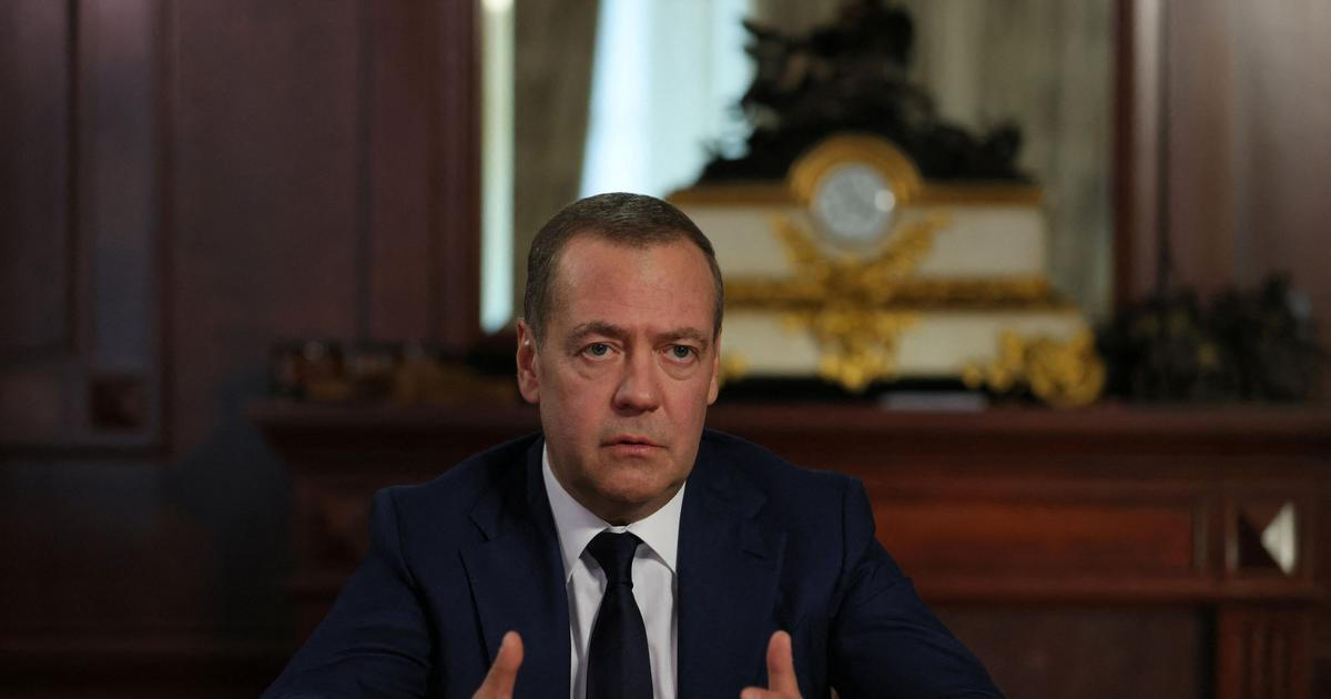 "Hodiny soudného dne tikají a zrychlují." Medveděv varuje, že svět má být znepokojen