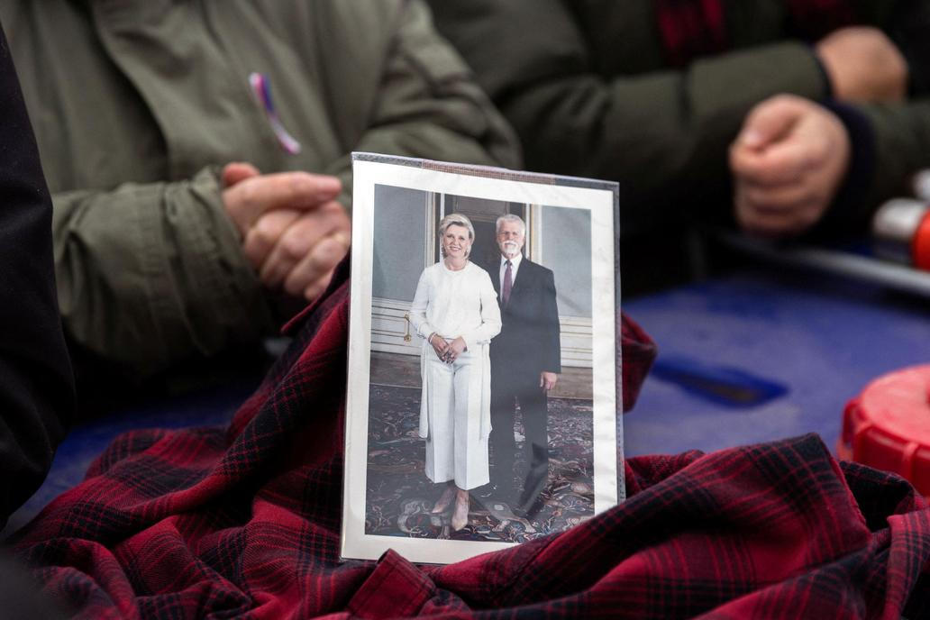  Stojíme za prezidentem