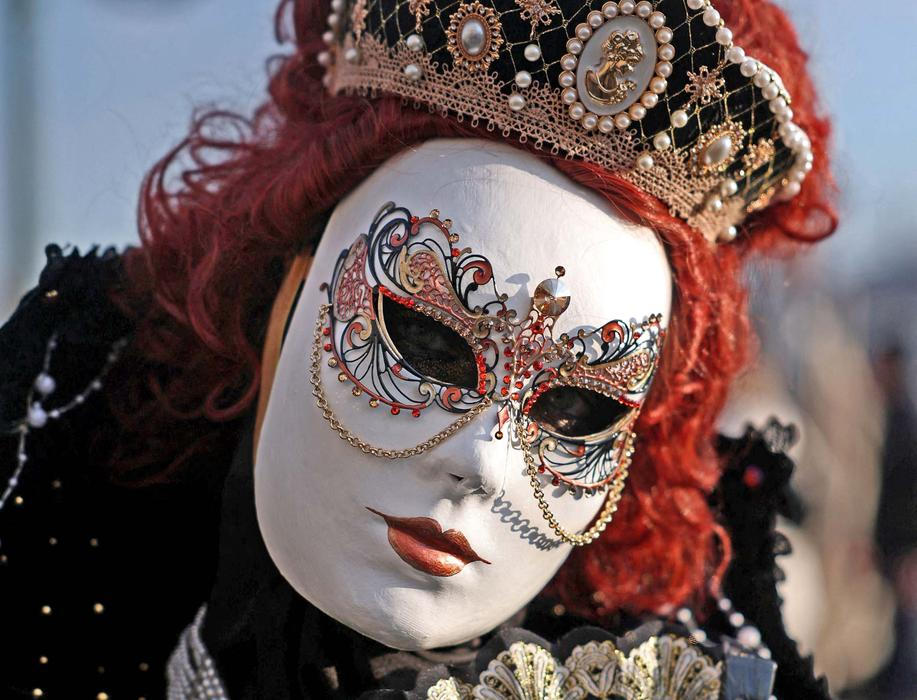 Benátky slaví s „Panteganou“: karneval, olympijský duch a moře turistů