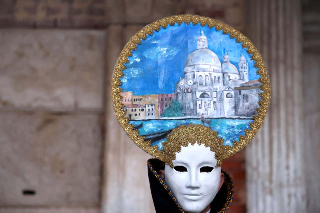 Benátky slaví s „Panteganou“: karneval, olympijský duch a moře turistů